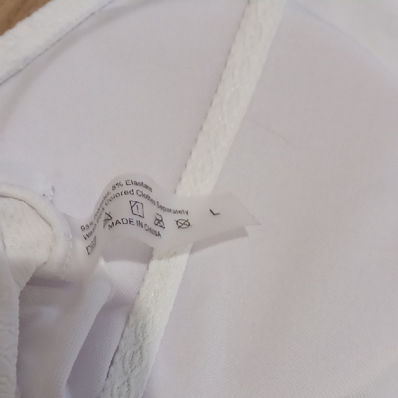 B2 - Amazon White and Floral Bikini Set - Picture 3 of 5